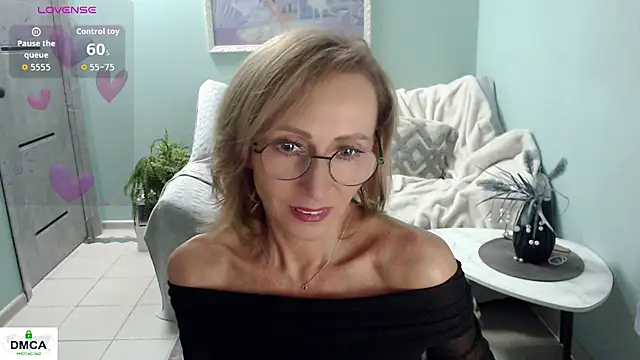 HornyMilf 777 online show from July 18, 7:12 am