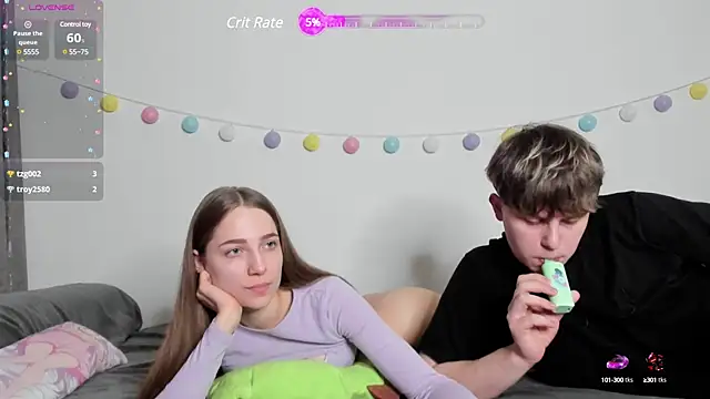 Snapshot of Emily_and_Ilumi chatting on January 15, 2:13 pm Emily and Ilumi online show from January 15, 2:13 pm