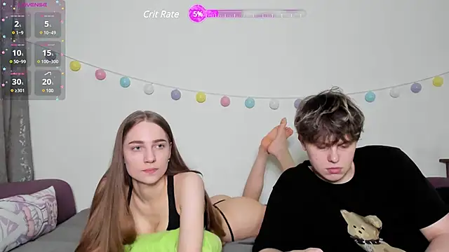 Snapshot of Emily_and_Ilumi chatting on February 19, 8:41 pm Emily and Ilumi online show from February 19, 8:41 pm