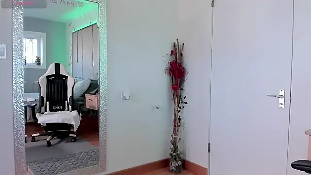 Jadeh Williams02 online show from March 9, 9:36 pm