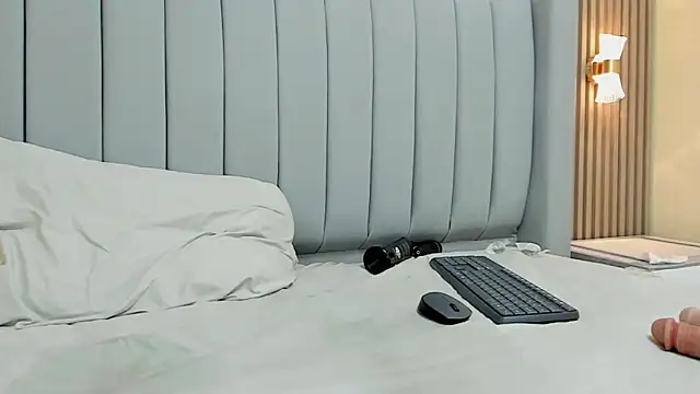 Snapshot of MILEY_JOAS2 chatting on March 1, 2:04 am MILEY JOAS2 online show from March 1, 2:04 am