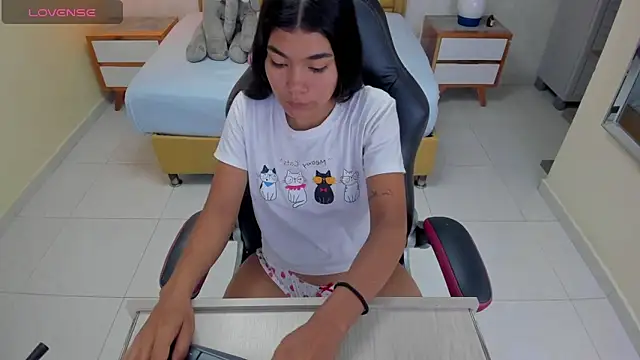 Snapshot of MILEY_JOAS2 chatting on March 11, 7:25 pm MILEY JOAS2 online show from March 11, 7:25 pm