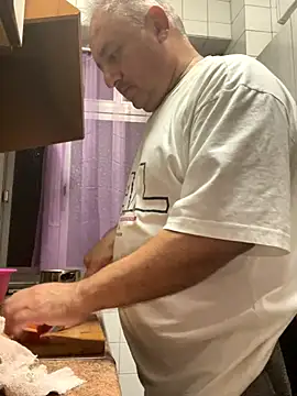 Russirayu online show from October 15, 6:30 pm