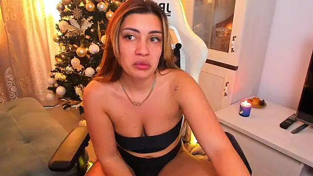 Snapshot of EveEvian chatting on January 5, 1:36 pm EveEvian online show from January 5, 1:36 pm