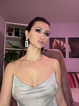 Snapshot of KatyEvanss chatting on December 13, 6:27 pm KatyEvanss online show from December 13, 6:27 pm