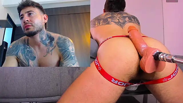 Snapshot of ChrisMiller69 chatting on November 7, 12:10 am ChrisMiller69 online show from November 7, 12:10 am