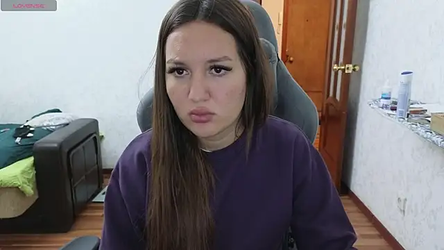 Snapshot of Nelly_Fischer chatting on December 3, 1:43 pm Nelly Fischer online show from December 3, 1:43 pm