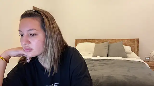 Snapshot of Nelly_Fischer chatting on September 15, 1:05 am Nelly Fischer online show from September 15, 1:05 am