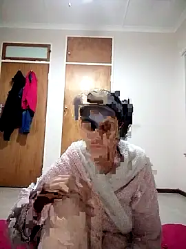 Snapshot of RandySandy007 chatting on December 8, 9:08 pm RandySandy007 online show from December 8, 9:08 pm