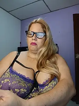 EllisW8 online show from July 3, 11:22 pm
