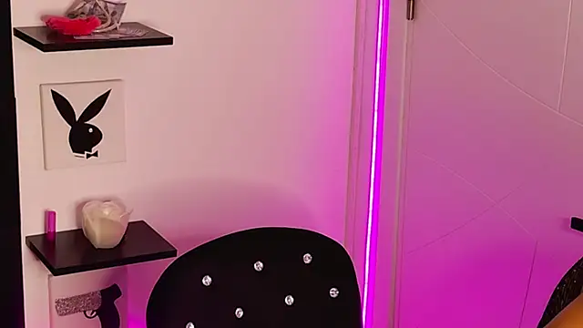 Snapshot of MissAmeliaa chatting on September 21, 2:08 pm MissAmeliaa online show from September 21, 2:08 pm