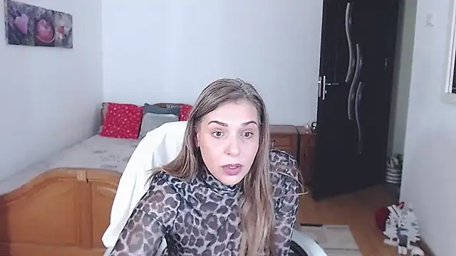 Snapshot of evamaria2024 chatting on December 15, 9:46 am evamaria2024 online show from December 15, 9:46 am