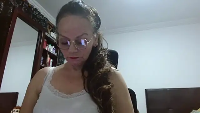 asleycavta online show from February 10, 9:08 pm