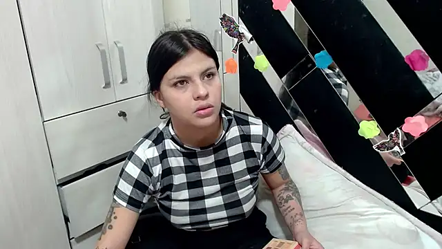 Snapshot of katery_wok11 chatting on December 15, 7:51 pm katery wok11 online show from December 15, 7:51 pm