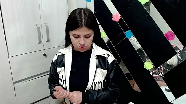 Snapshot of katery_wok11 chatting on January 8, 1:41 am katery wok11 online show from January 8, 1:41 am