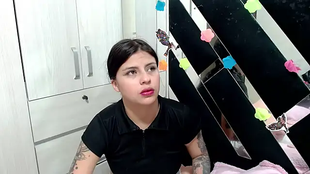 Snapshot of katery_wok11 chatting on January 18, 2:04 am katery wok11 online show from January 18, 2:04 am