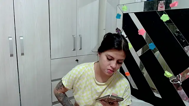 Snapshot of katery_wok11 chatting on February 4, 8:36 pm katery wok11 online show from February 4, 8:36 pm