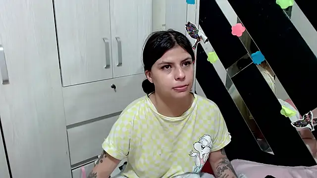 Snapshot of katery_wok11 chatting on February 12, 8:37 pm katery wok11 online show from February 12, 8:37 pm