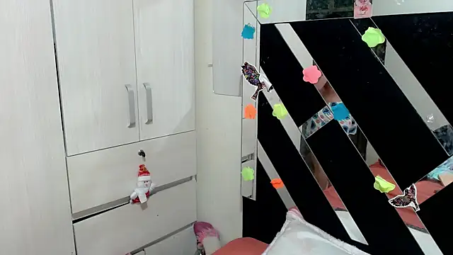 Snapshot of katery_wok11 chatting on February 27, 12:43 am katery wok11 online show from February 27, 12:43 am