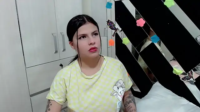 Snapshot of katery_wok11 chatting on March 2, 5:08 am katery wok11 online show from March 2, 5:08 am