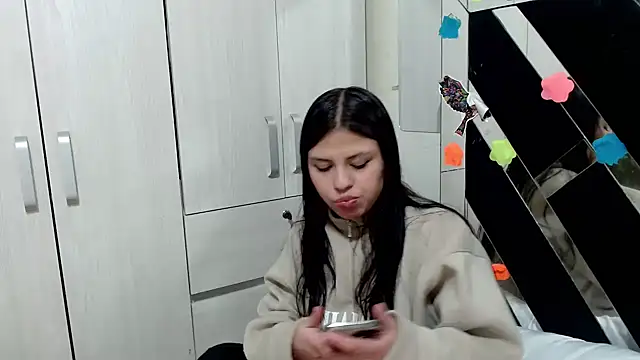 Snapshot of katery_wok11 chatting on March 8, 2:26 am katery wok11 online show from March 8, 2:26 am