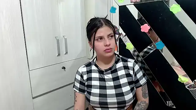 Snapshot of katery_wok11 chatting on March 19, 4:55 pm katery wok11 online show from March 19, 4:55 pm