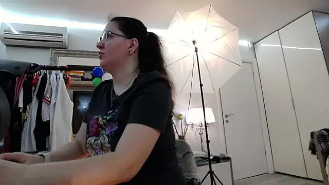 Snapshot of ILoveToFeelU chatting on March 5, 10:54 pm ILoveToFeelU online show from March 5, 10:54 pm