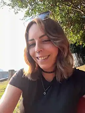 Snapshot of Mia_Railey chatting on October 16, 3:13 pm Mia Railey online show from October 16, 3:13 pm