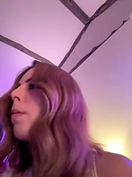 Snapshot of Mia_Railey chatting on December 1, 10:15 pm Mia Railey online show from December 1, 10:15 pm