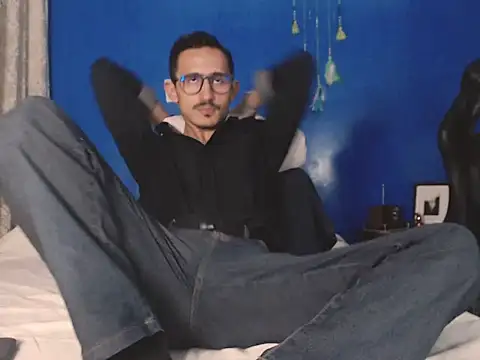 HomeAloneK online show from October 26, 8:15 pm