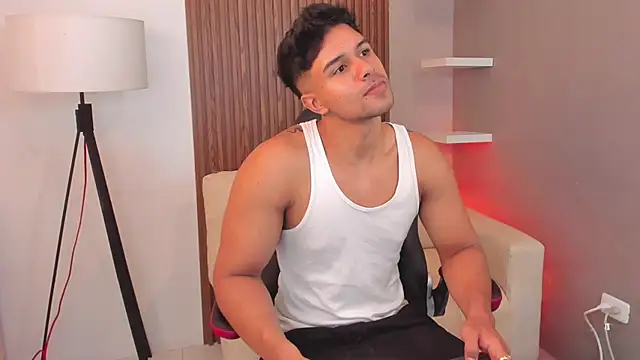 Snapshot of liam_collins21 chatting on February 1, 11:43 am liam collins21 online show from February 1, 11:43 am