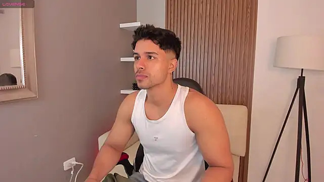 Snapshot of liam_collins21 chatting on February 9, 11:47 am liam collins21 online show from February 9, 11:47 am