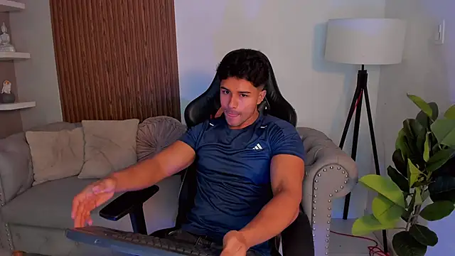 Snapshot of liam_collins21 chatting on September 23, 11:57 am liam collins21 online show from September 23, 11:57 am