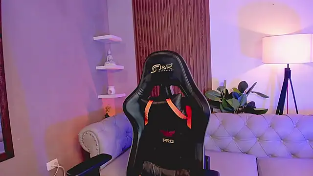 liam collins21 online show from December 22, 12:02 pm