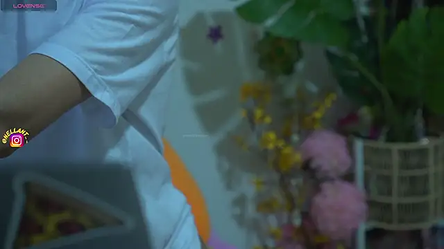 Snapshot of antonella_maitt1 chatting on March 13, 1:10 am antonella maitt1 online show from March 13, 1:10 am