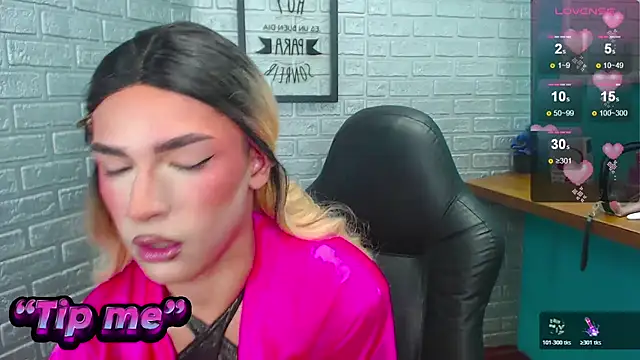 Snapshot of Mike_Nourr chatting on November 12, 2:45 am Mike Nourr online show from November 12, 2:45 am