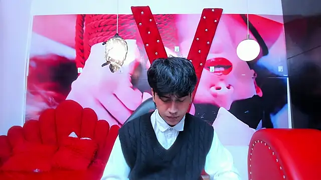 Snapshot of alex_477 chatting on October 11, 11:42 am alex 477 online show from October 11, 11:42 am