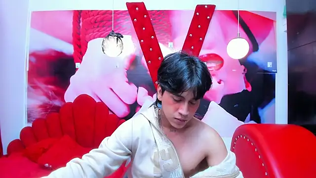 Snapshot of alex_477 chatting on November 1, 11:45 am alex 477 online show from November 1, 11:45 am