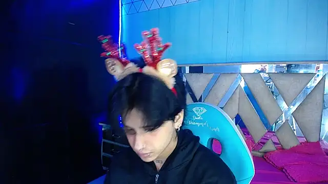 Snapshot of alex_477 chatting on December 1, 11:37 am alex 477 online show from December 1, 11:37 am