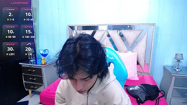 alex 477 online show from July 6, 11:40 am