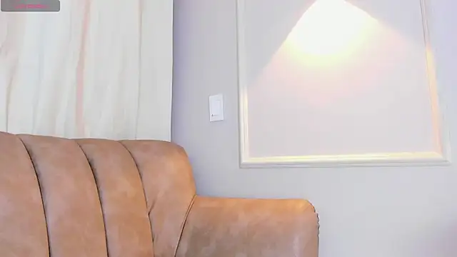 Snapshot of Lia_walton chatting on December 14, 12:12 pm Lia walton online show from December 14, 12:12 pm