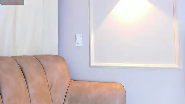 Snapshot of Lia_walton chatting on December 16, 12:06 pm Lia walton online show from December 16, 12:06 pm