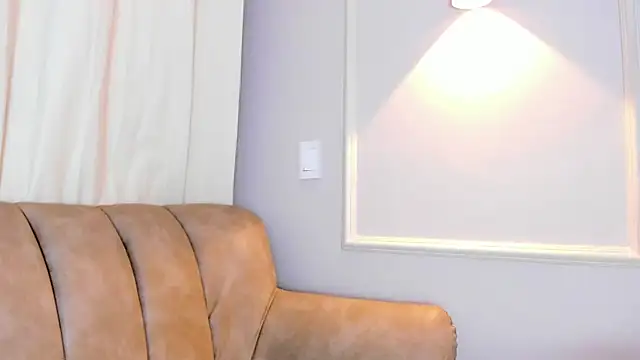 Snapshot of Lia_walton chatting on March 1, 12:01 pm Lia walton online show from March 1, 12:01 pm