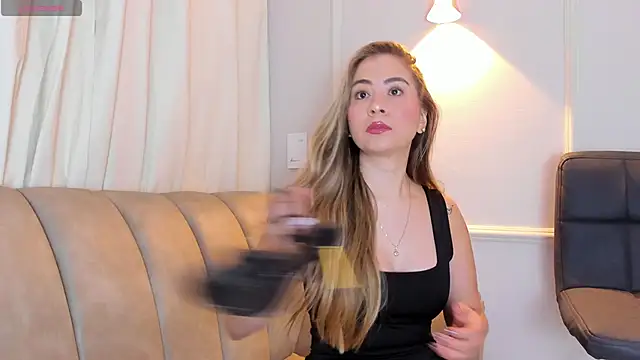 Lia walton online show from December 2, 12:21 pm