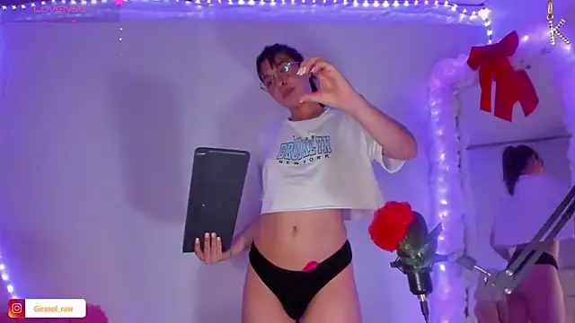 Snapshot of KATERAW chatting on March 22, 5:28 am KATERAW online show from March 22, 5:28 am