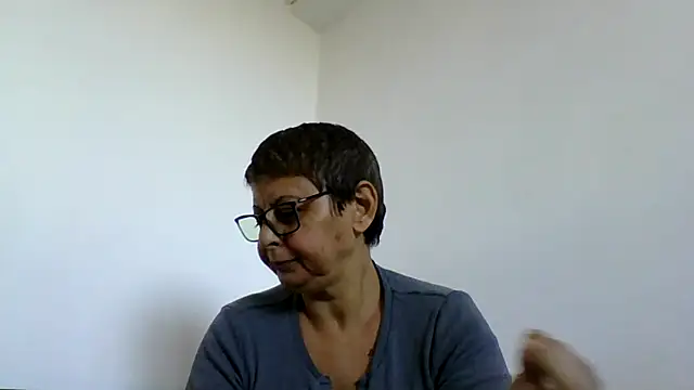 roseblak42 online show from October 19, 9:32 am