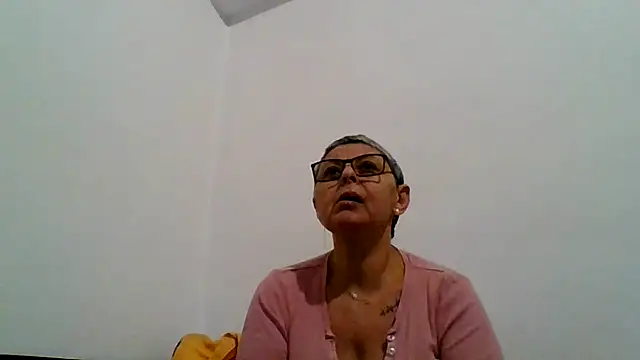 roseblak42 online show from December 22, 3:31 pm