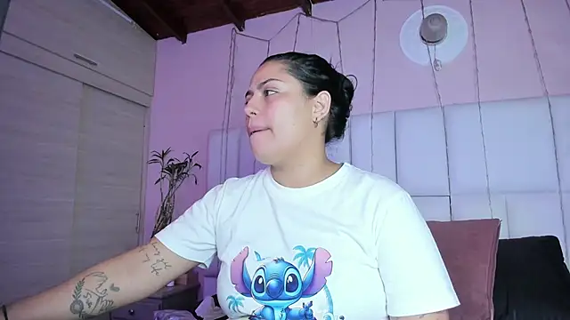 kiana cream online show from September 24, 12:30 pm