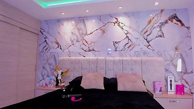 kiana cream online show from November 8, 11:32 am