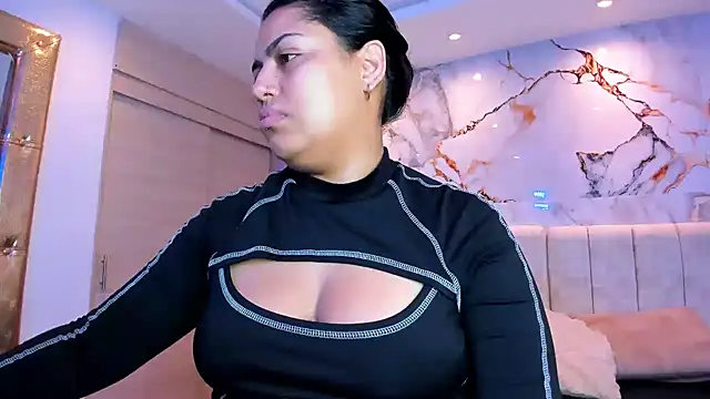 kiana cream online show from May 1, 11:26 am